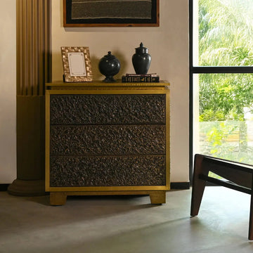 Bedsides main character